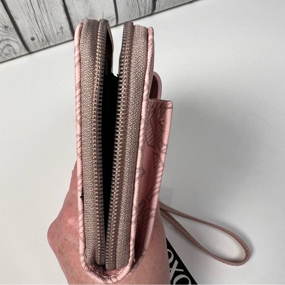 XOXO Pink Logo Wallet Clutch Wristlet NWT - Picture 4 of 11
